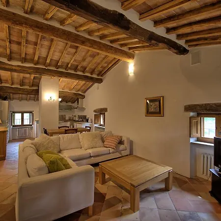 Cretole فيلة Monterchi