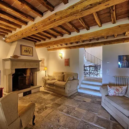 Cretole فيلة Monterchi