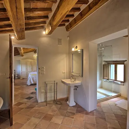 Cretole فيلة Monterchi